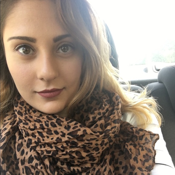 Meet your Posher, Amanda - Picture 4 of 7